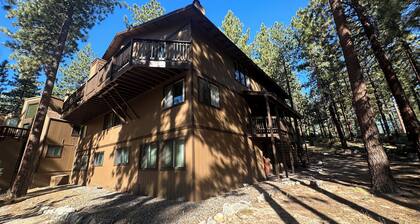 Large 1875 SF 2-bedroom + 2 LR with Sofa Beds townhome in Zephyr Cove with WiFi