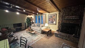 Télévision, cheminée