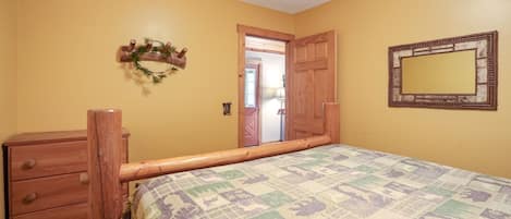 3 bedrooms, WiFi (free), bed sheets