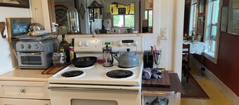 Old & Funqui, a charming 1910 cottage in the Columbia River Gorge.  Pet friendly