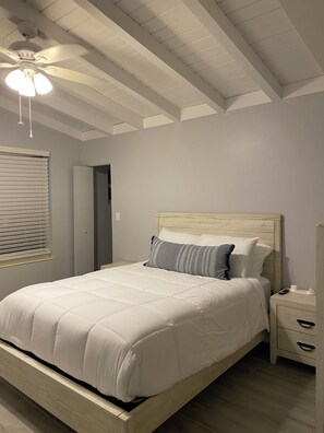 4 chambres, fer et planche à repasser, Wi-Fi, draps fournis