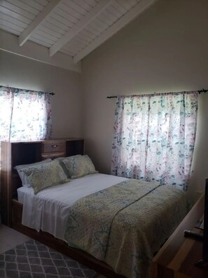 2 chambres, fer et planche à repasser, Wi-Fi, draps fournis