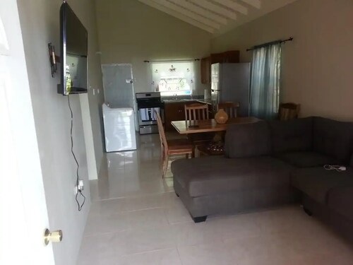 Charming house in delightful Boscobel with AC, WiFi. quiet neighborhood, 