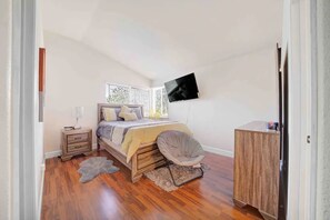 4 slaapkamers, een strijkplank/strijkijzer, wifi, beddengoed