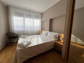 2 bedrooms, iron/ironing board, free WiFi, bed sheets