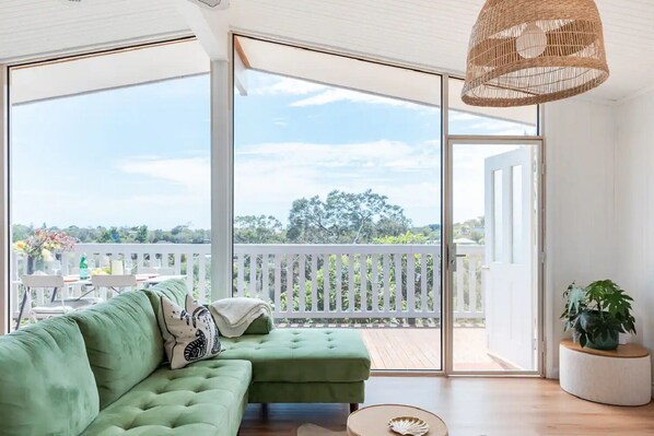 Living area - Entire home in Rye, Australia (Rye)