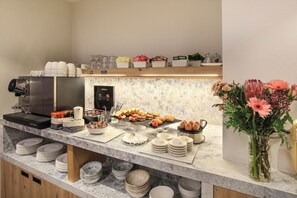 Breakfast buffet - Binario 934 Smart Hotel (Muralto)