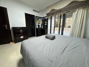 2 habitaciones, tabla de planchar con plancha y wifi gratis 