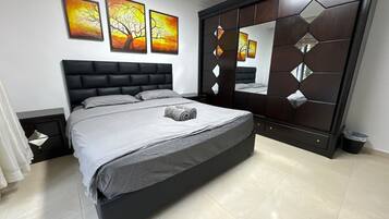 2 bedrooms, iron/ironing board, free WiFi, bed sheets