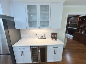 Interior - Luxurious, Pet-Friendly, 6-bed home near RDU and North Hills w/ 2-car garage (Raleigh)