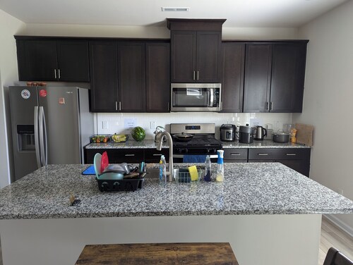 Stylish and charming 2-bedroom house with AC and WiFi in Mebane