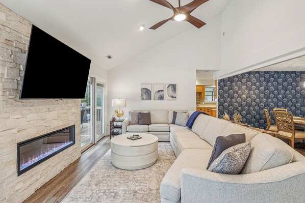 TV connectée, cheminée, baby-foot