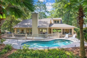 Et oppvarmet basseng