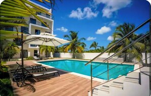 Unclassified image, 2 of 15, button