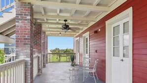 Unclassified image, 3 of 6, button - Oak Cottage R301 (Lafitte)
