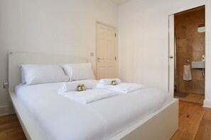 1 bedroom, desk, iron/ironing board, travel cot - Monoklino | Cosy 1 Bedroom (Portsmouth)
