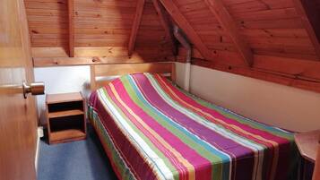 3 bedrooms, bed sheets