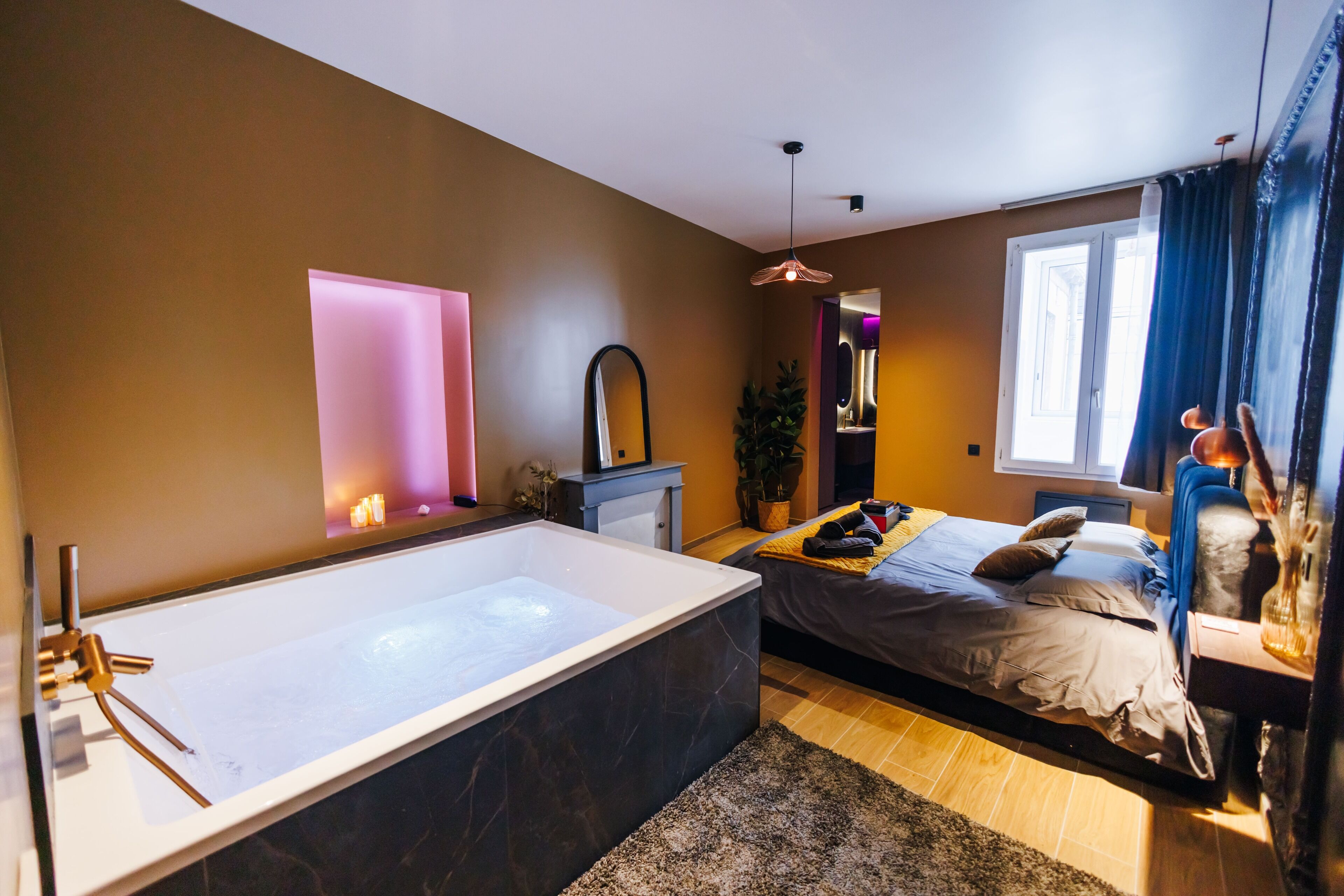 1 chambre, fer et planche à repasser, accès Internet, draps fournis