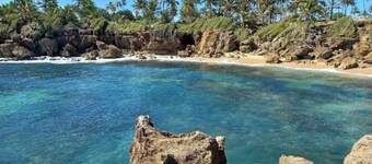 Cozy 2-bedroom beach apartment in wonderful Cerro Gordo with AC, WiFi