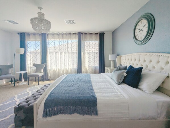 مكواة/لوح كي وواي فاي وملاءات أسرّة