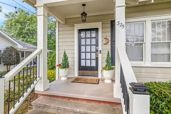 تفاصيل الفندق من الخارج