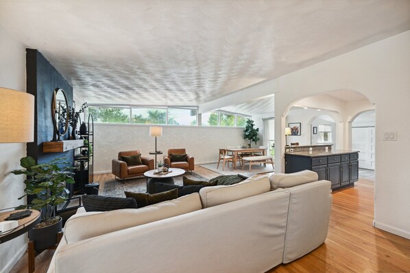 Smart TV, fireplace, foosball, books - Spacious Cozy Family Home w/ Hot Tub, Private Yard, Fire Pit (Centennial)