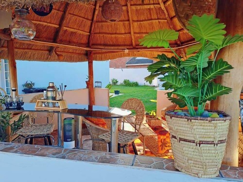 2Bed-4Guests-Garden-NearCentre&Attractions