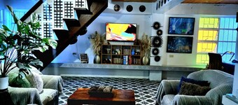 3 Bed House - Sleeps 20 - Pets - Pool - Garden