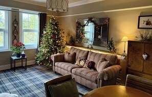 TV, fireplace, stereo