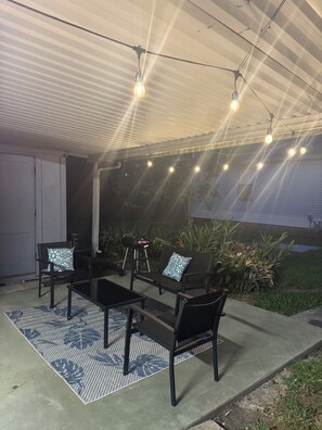 Terrace/patio - Charming 2-bedroom house with WiFi in Port Neches (Port Neches)