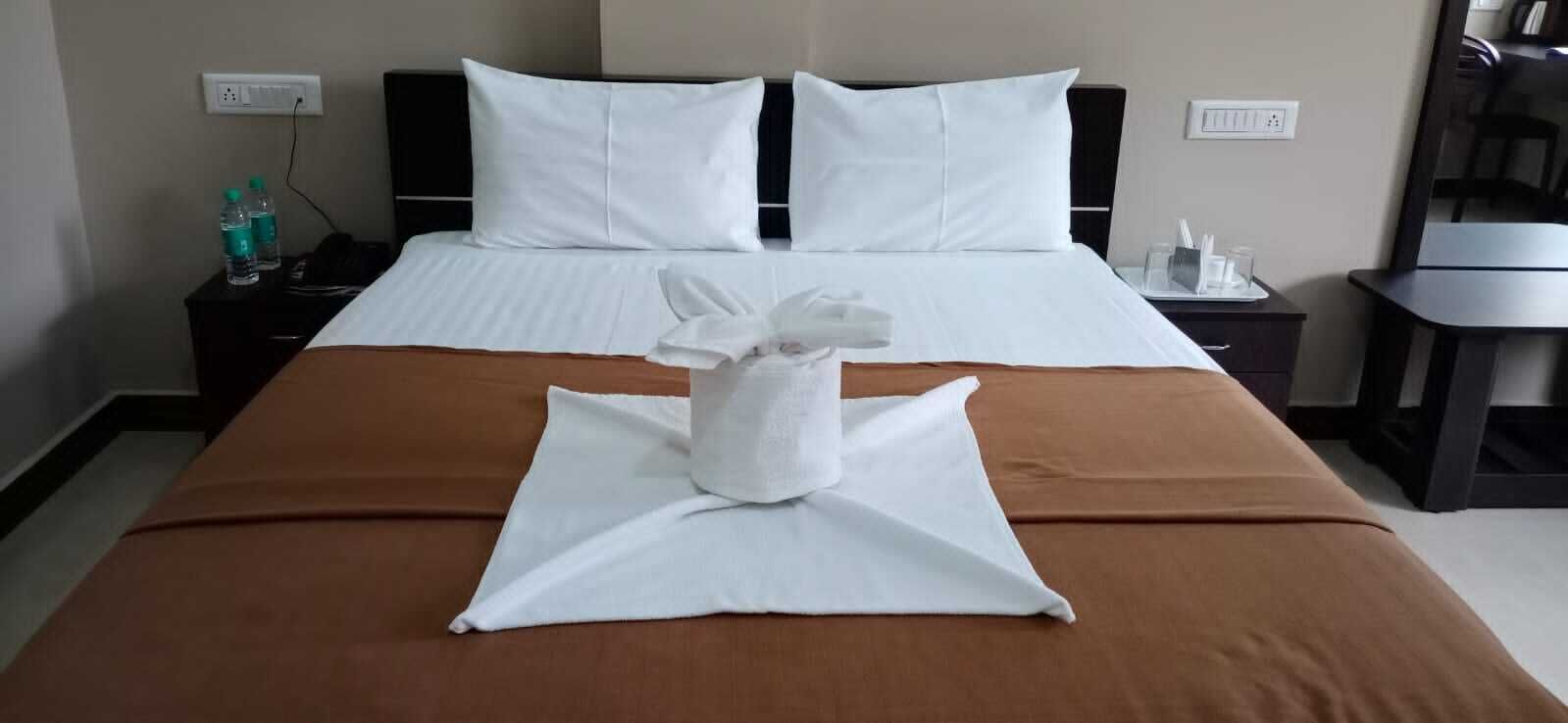 Kamar Double Ekonomi, 1 Tempat Tidur King | Setrika/meja setrika dan Wi-Fi gratis