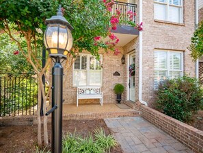 Exterior - The Charleston | Best Playoff Weekend Rate (Oxford)