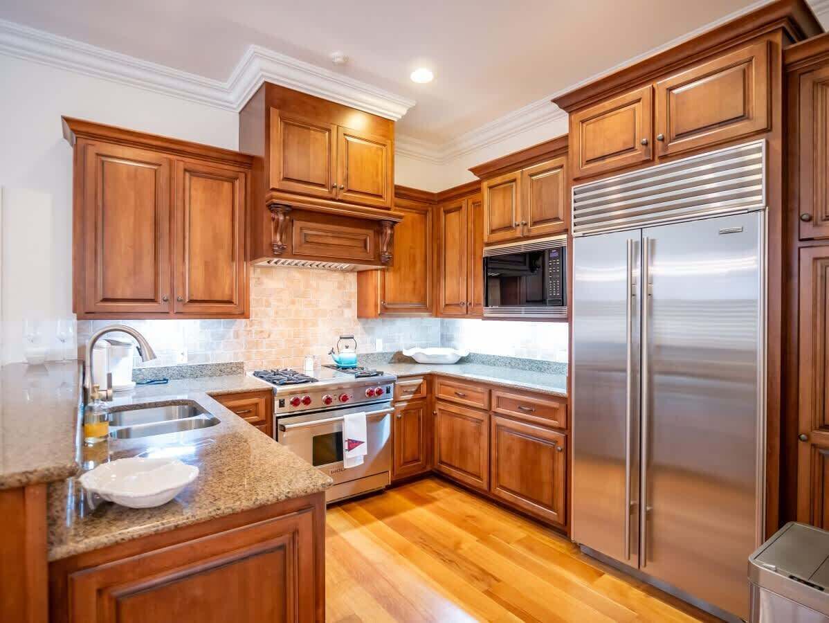 Batterie de cuisine, vaisselle et ustensiles