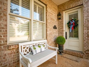 Terrace/patio - The Charleston | Best Playoff Weekend Rate (Oxford)