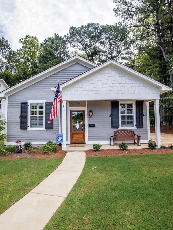 Exterior - Sip Sanctuary | Best Playoff Weekend Rate (Oxford)