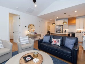 TV, offices - Sip Sanctuary | Best Playoff Weekend Rate (Oxford)