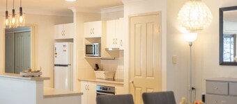 Peaceful 4B2B Sweet Home w/Backyard @ Springfield