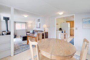 Interior - Cozy Dog-Friendly Cabin near Twin Rocks (Rockaway Beach)