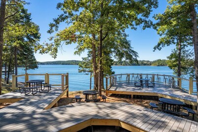 Serene Lake & Pool Retreat – 5 Min to College Ave Buzz!