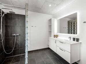 Bathroom - "Amine" - 300m to the fjord by Interhome (Skjern)