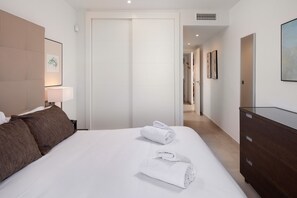 1 bedroom, in-room safe, iron/ironing board, free WiFi