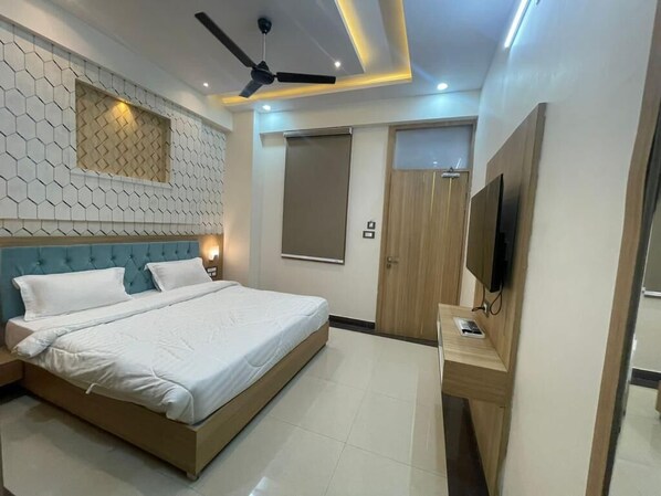 Double or Twin Room, Balcony, City View | Laptop workspace, free WiFi