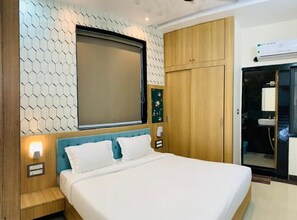 Laptop workspace, free WiFi - Abhinandan Palace (Udaipur)