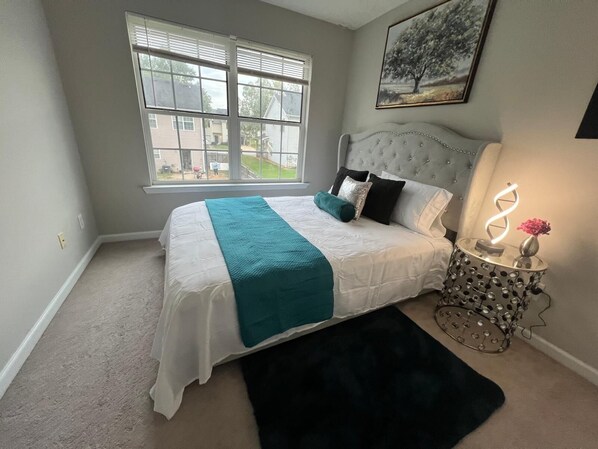 3 bedrooms, iron/ironing board, WiFi, bed sheets