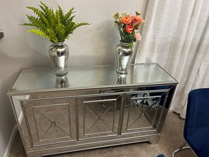 Interior - Luxe Central Suburban Retreat- close to speedway and airport (Hampton)