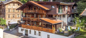 Rustic apartment, only 100m to the ski bus