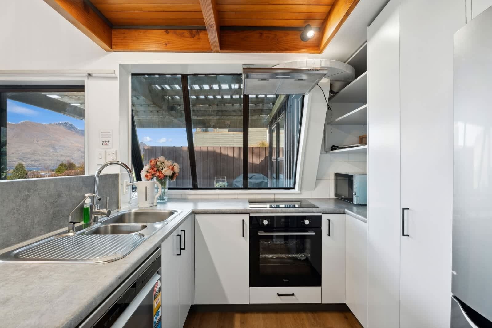 Coffee/tea maker, fridge, microwave, oven