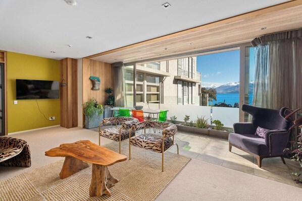 TV, fireplace, stereo, offices