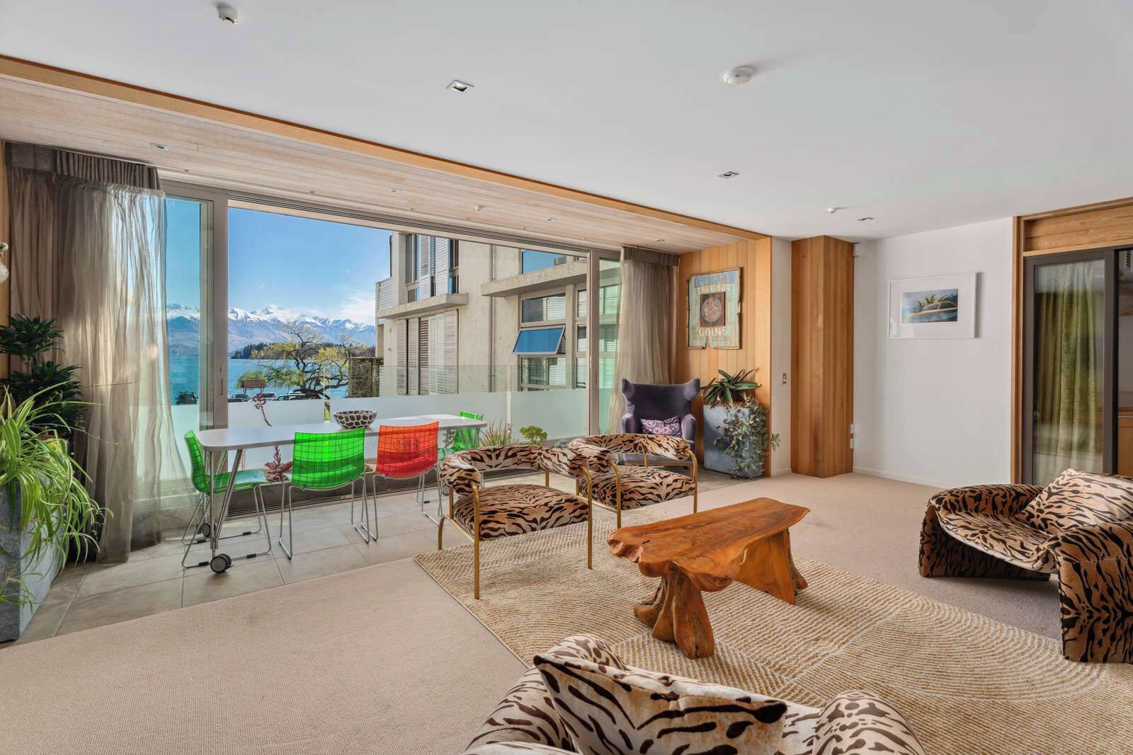 TV, fireplace, stereo, offices