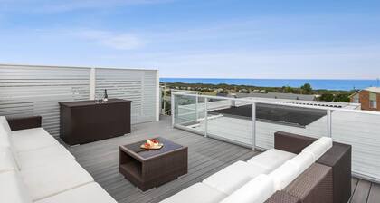 Sea Panorama on The Parade with pool